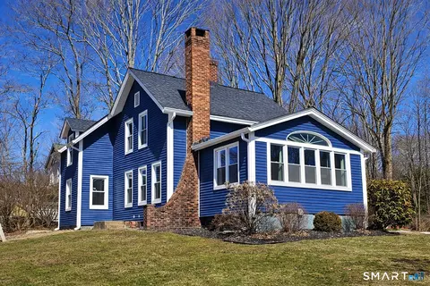 24 N Main St, East Hampton, CT 06424