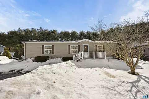 7 Circle Dr, Windham, CT 06256