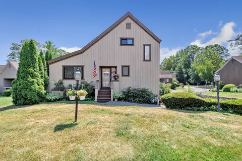 87 Creek Ln #A, Stratford, CT 06614