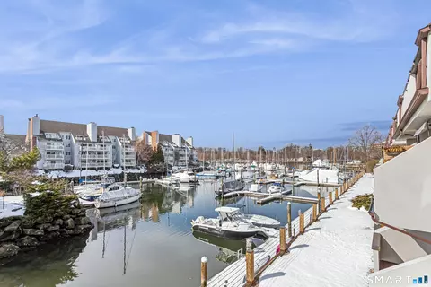 105 Harbor Dr #120, Stamford, CT 06902