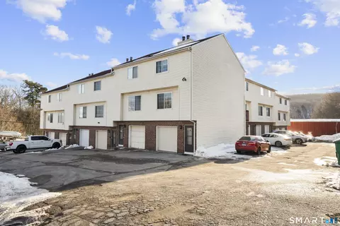 105 Industry Ln #10, Waterbury, CT 06704