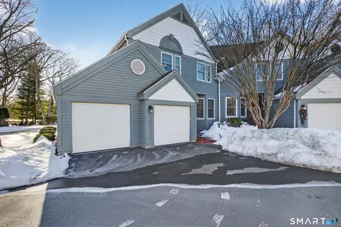 5 Greystone #5, Shelton, CT 06484