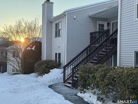83 Valley Dr #83, New Milford, CT 06776