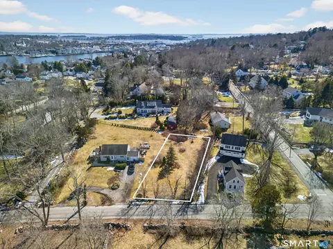 69 B Starr St, Groton, CT 06355