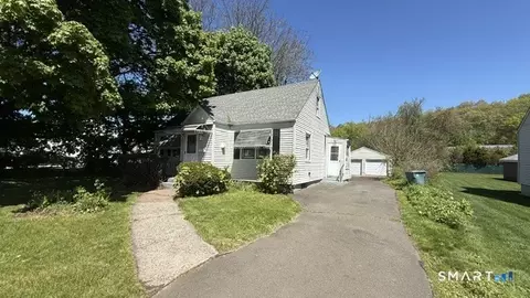 131 Bryden Ter, Hamden, CT 06517
