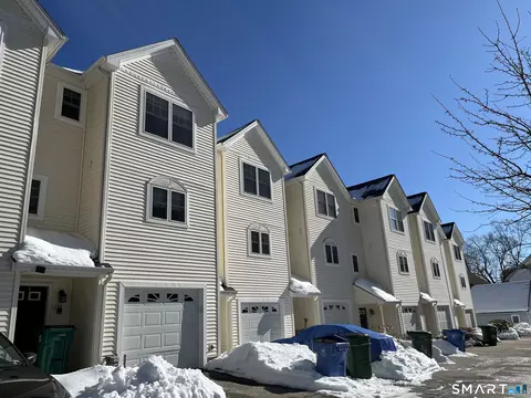 190 Summit St #190, Norwich, CT 06360