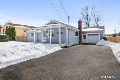 24 Dewey Ave, Milford, CT 06460