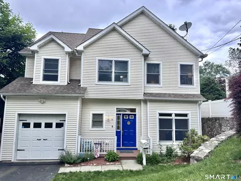 16 Sunset Hill Ave, Norwalk, CT 06851