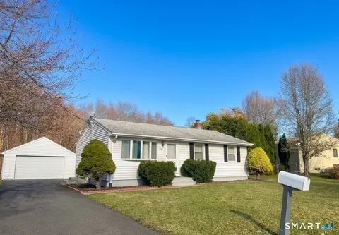 129 Cynthia Dr, West Haven, CT 06516