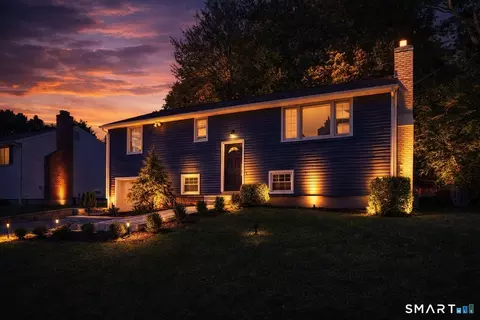 23 Macintosh Rd, Norwalk, CT 06851