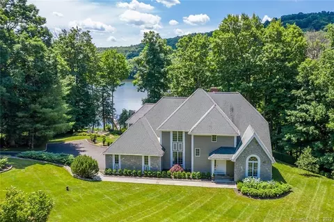 4 Harbour View Dr, New Fairfield, CT 06812