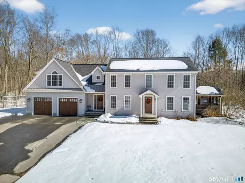 86 Hi Lea Farm Rd, Colchester, CT 06415
