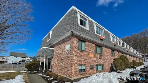 51 Wildman St #A305, Danbury, CT 06810