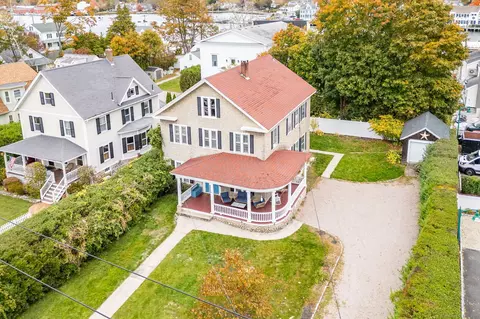 8 Pearl St, Mystic, CT 06355
