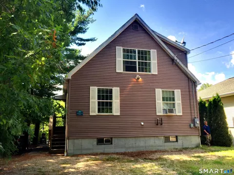 Exterior - 24 Arrowhead Ln, Killingly, CT 06241 photo 4 of 12
