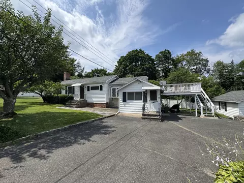 11 Knollcrest Rd, New Fairfield, CT 06812