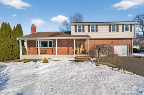 48 Ridge Crest Cir, Wethersfield, CT 06109 photo 1