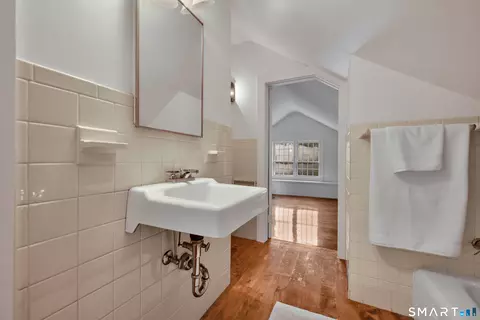 Bath - 271 Cherry Brook Rd, Canton, CT 06019 photo 4 of 5