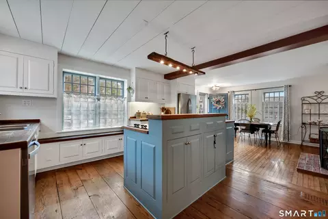 Kitchen - 271 Cherry Brook Rd, Canton, CT 06019 photo 3 of 5