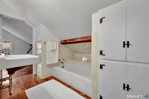 Bath - 271 Cherry Brook Rd, Canton, CT 06019 photo 5 of 5