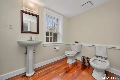 Bath - 271 Cherry Brook Rd, Canton, CT 06019 photo 2 of 5
