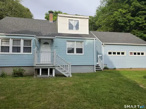 593 Mohegan Avenue Pkwy, Quaker Hill, CT 06375