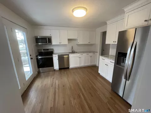 151 Fans Rock Rd, Hamden, CT 06518