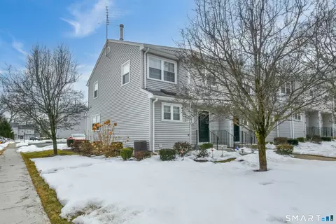 1403 Old Town Rd #1403, Bridgeport, CT 06606