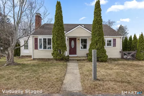 19 Olive St, Waterford, CT 06385