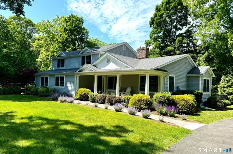 52 E Wharf Rd, Madison, CT 06443