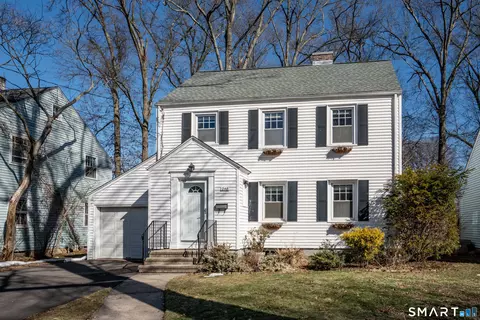 248 Penn Dr, West Hartford, CT 06119