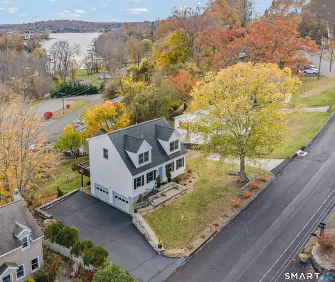 15 Berkshire Dr, Brookfield, CT 06804