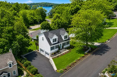 15 Berkshire Dr, Brookfield, CT 06804