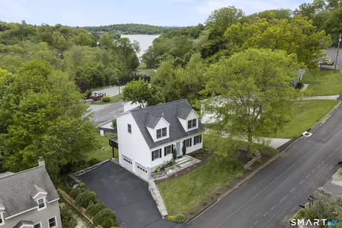 15 Berkshire Dr, Brookfield, CT 06804