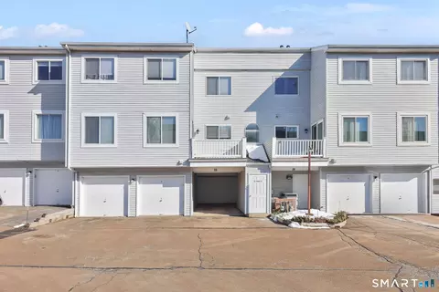 23 Staffordshire Commons Dr #23, Wallingford, CT 06492