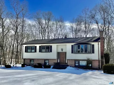 28 Elmwood Dr, Seymour, CT 06483