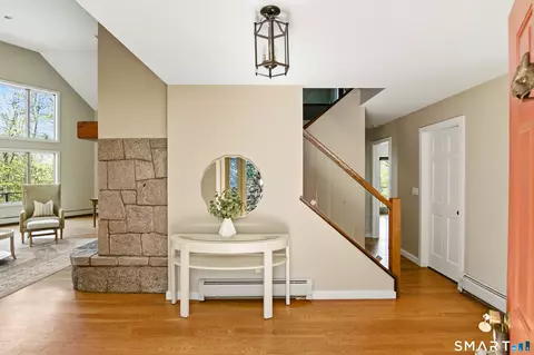Entry Way - 28 Garnet Rd, Roxbury, CT 06783 photo 1 of 4