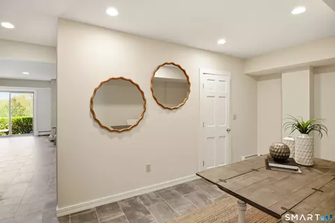Entry Way - 28 Garnet Rd, Roxbury, CT 06783 photo 4 of 4