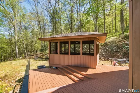 Exterior - 28 Garnet Rd, Roxbury, CT 06783 photo 1 of 4