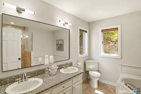 Bath - 28 Garnet Rd, Roxbury, CT 06783 photo 1 of 4