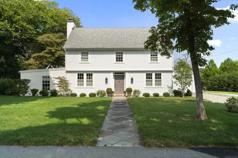 8 Lieutenant River Ln, Old Lyme, CT 06371