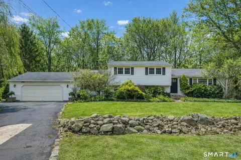 524 Nortontown Rd, Guilford, CT 06437