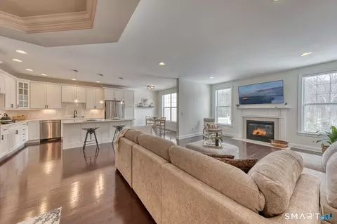 16 Winding Trl #16, Middlebury, CT 06762