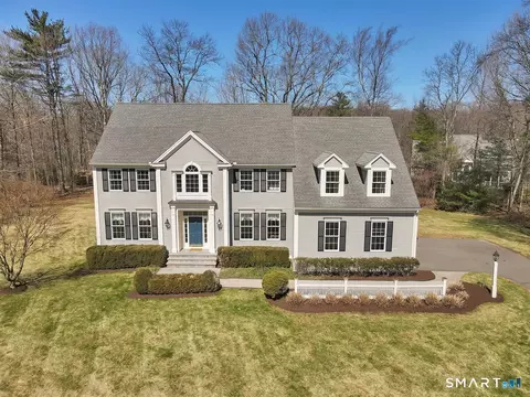9 White Oak Ln, Avon, CT 06001