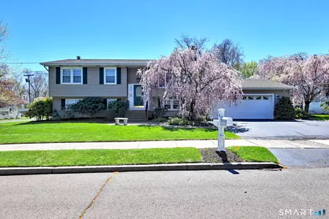 4 Dora Dr, East Haven, CT 06513