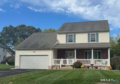 8 Hill St, East Haven, CT 06512