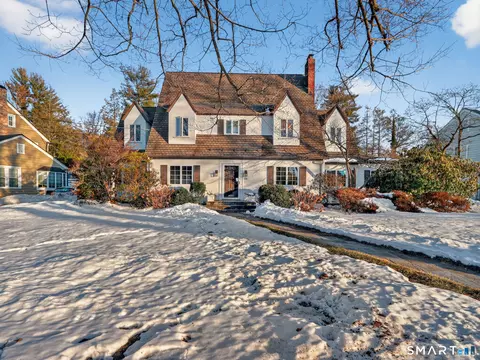 59 Broadfield Rd, Hamden, CT 06517