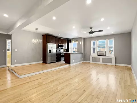 70 Strawberry Hill Ave #2-2B, Stamford, CT 06902