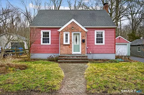 35 Barrett St, Hamden, CT 06517