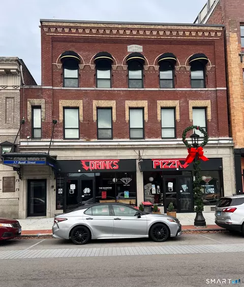 53-55 Bank St, New London, CT 06320